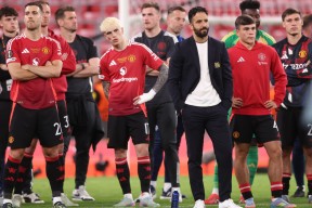 九游娱乐-今晚荷甲传出新动向，曼联绝杀压哨，管理层表态——气氛紧张，年轻球员得到机会的简单介绍